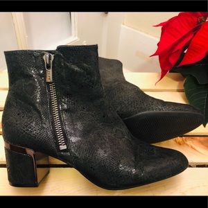 DKNY Crosbi Python Booties  size 9.5